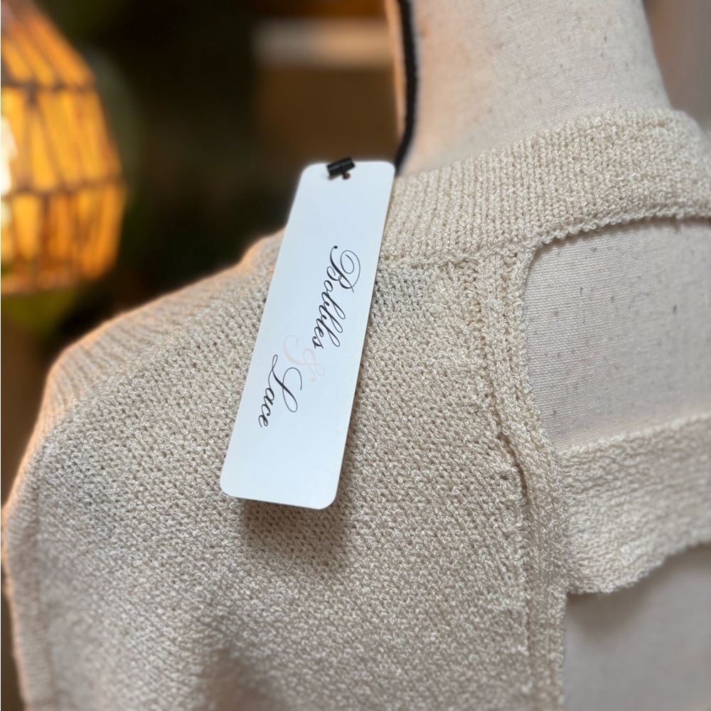 Lush Keyhole V-Neck Knit Sweater in Cream - Picture 5 of 7